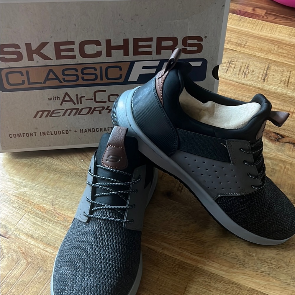 Skechers Men's Black Sneakers